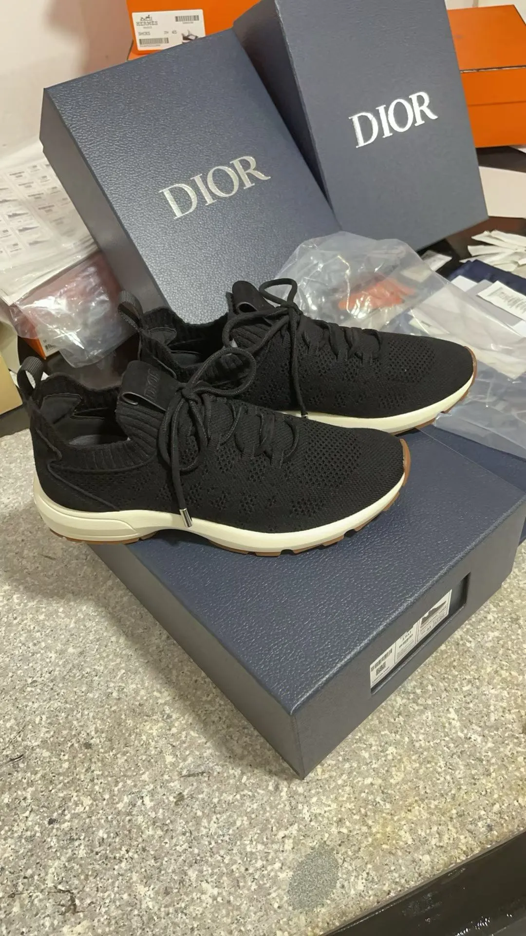 [Dior Dior] Top P: 580💰 Size: 39-44 (customized at 45.46) DIOR Dior B80 Lounge sneakers 2025 autumn and winter men's series new products. The simple silhouette and details are inspired by Dior's haute couture style. They are carefully made of cashmere, sheep wool, mulberry silk mixed jun knitted fabrics. Decorated with Dior's classic cannage pattern. Tonal suede stitching on the back and Dior embossed patch on the tongue enhance the style. TPU foam outsole.